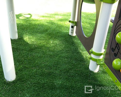 Instalación de césped artificial en Zona de Juegos infantiles