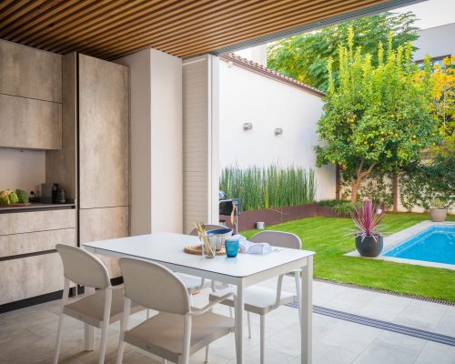Cómo elegir materiales para exteriores en climamediterráneo